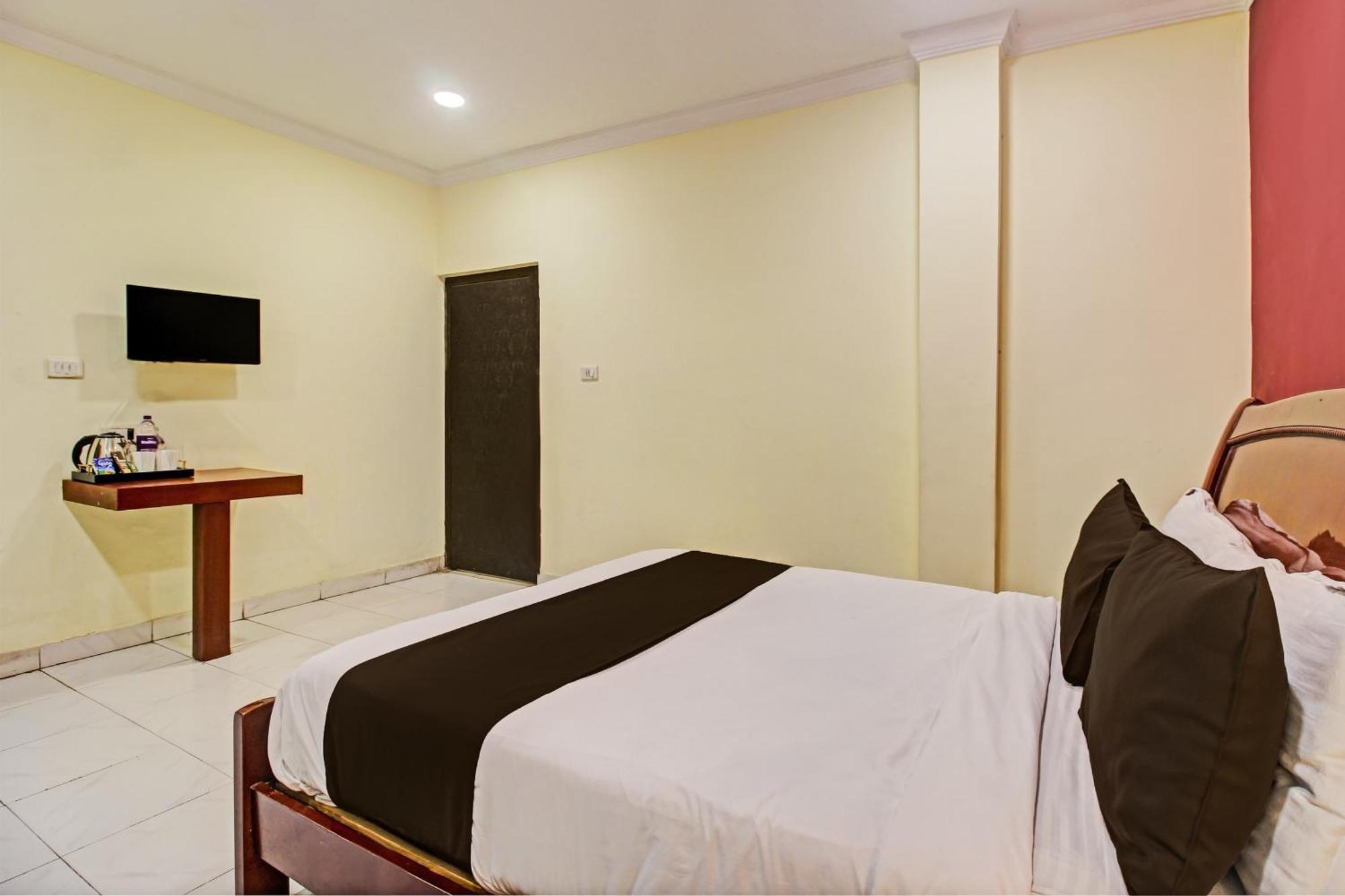 Hotel O Ruma Near Nampally Railway Station Гайдарабад Екстер'єр фото