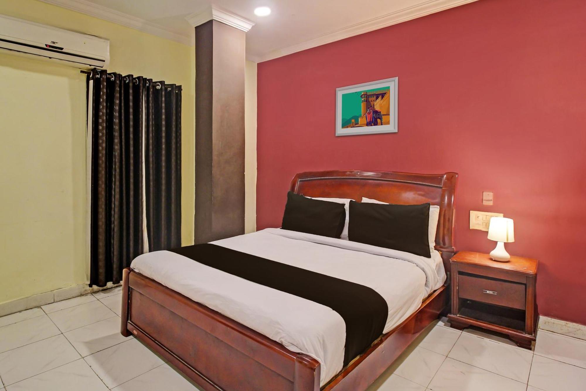 Hotel O Ruma Near Nampally Railway Station Гайдарабад Екстер'єр фото