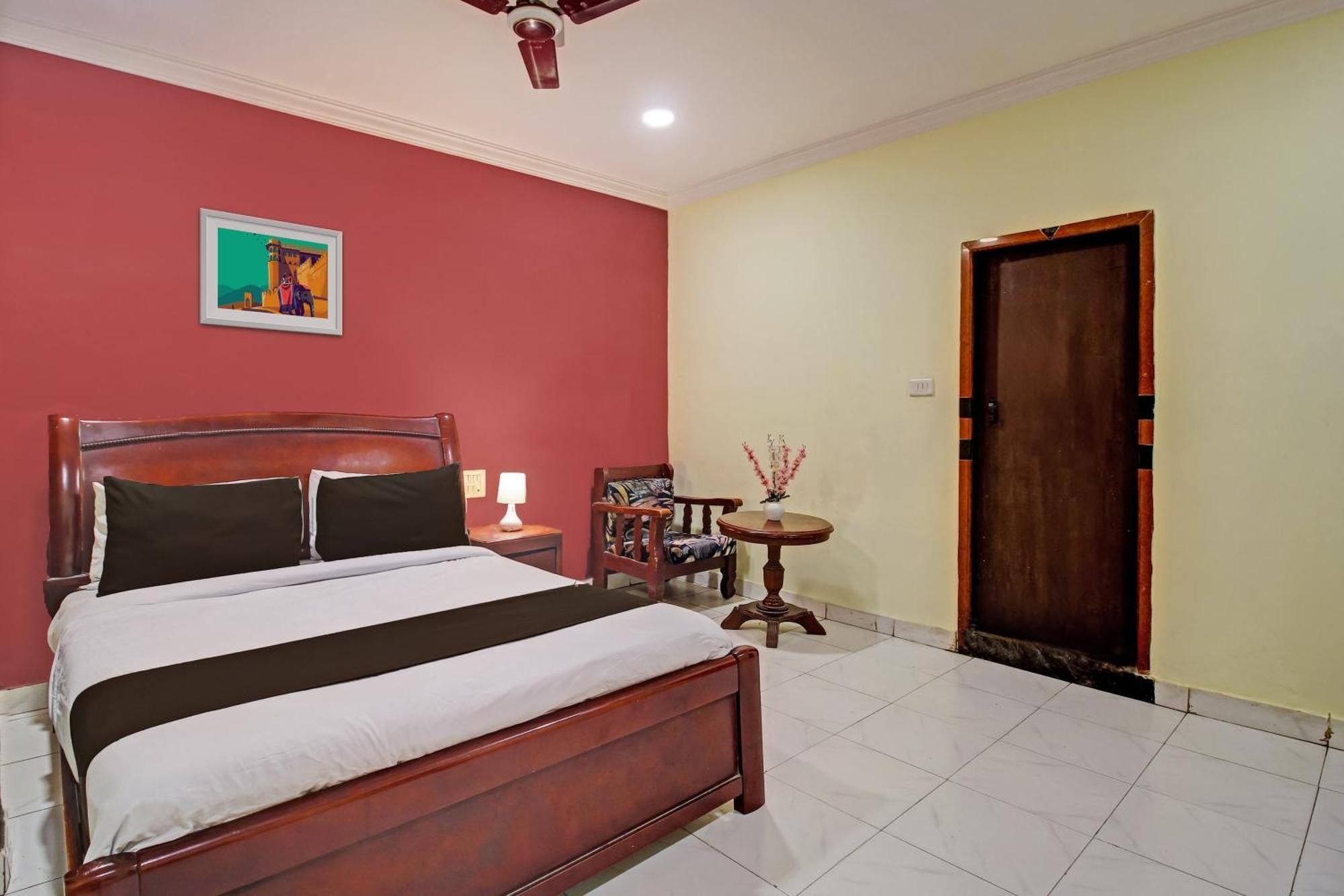Hotel O Ruma Near Nampally Railway Station Гайдарабад Екстер'єр фото