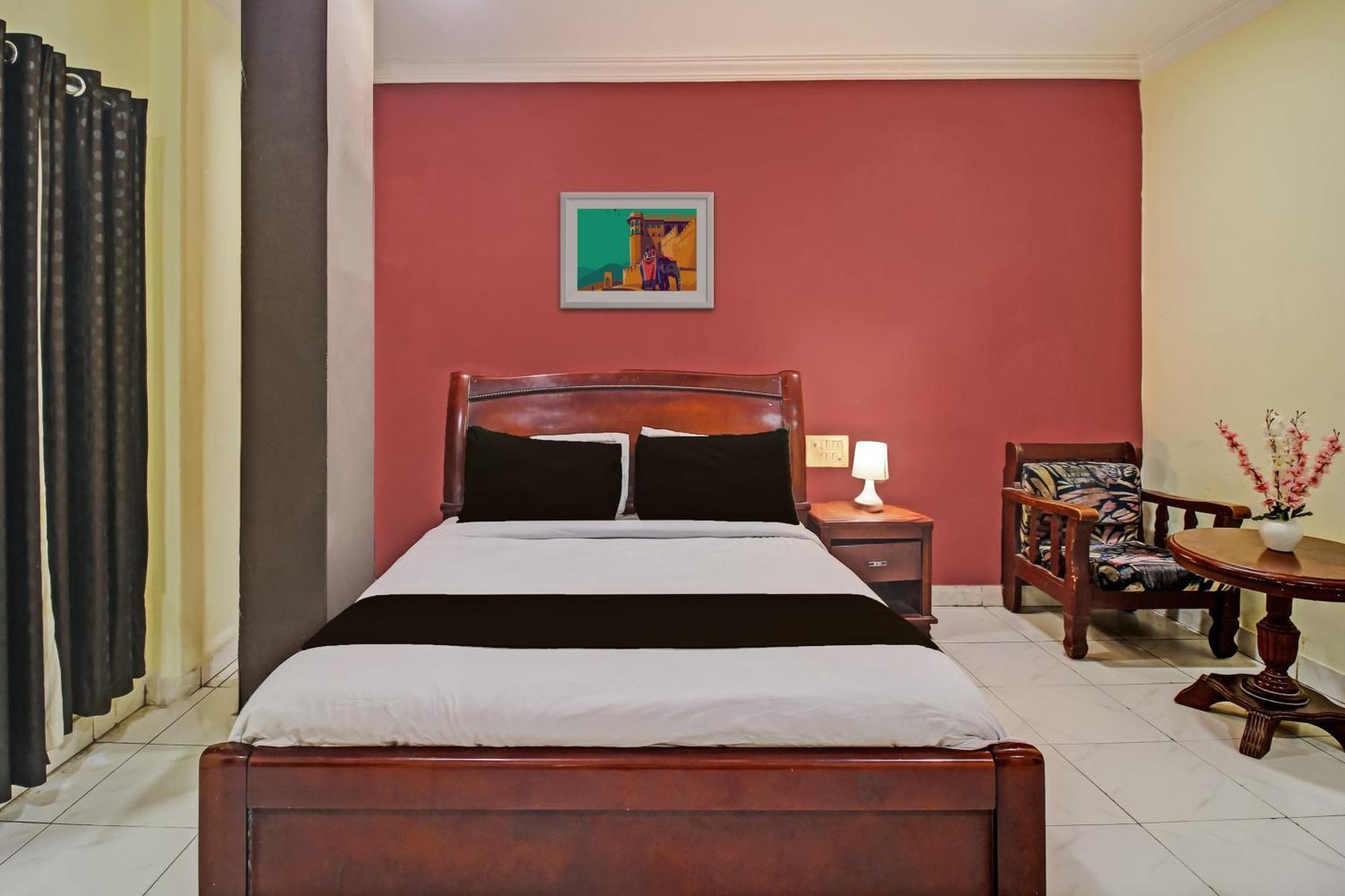 Hotel O Ruma Near Nampally Railway Station Гайдарабад Екстер'єр фото