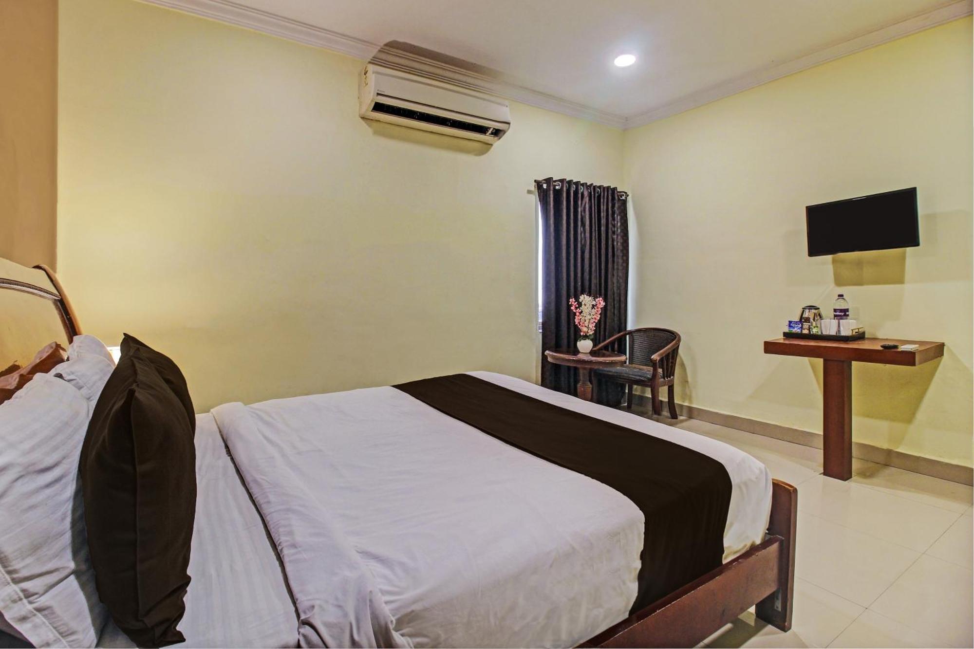 Hotel O Ruma Near Nampally Railway Station Гайдарабад Екстер'єр фото